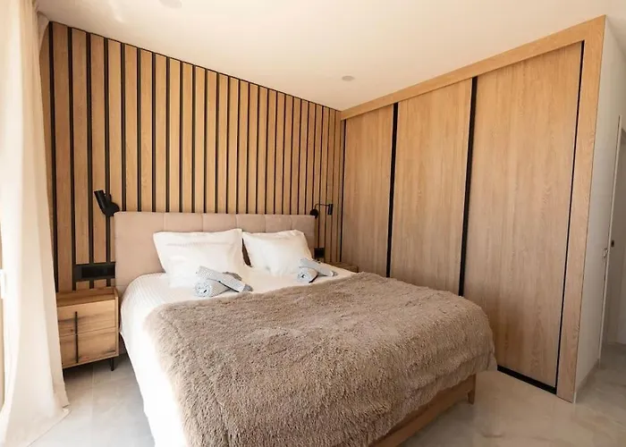 Bianca Villa *